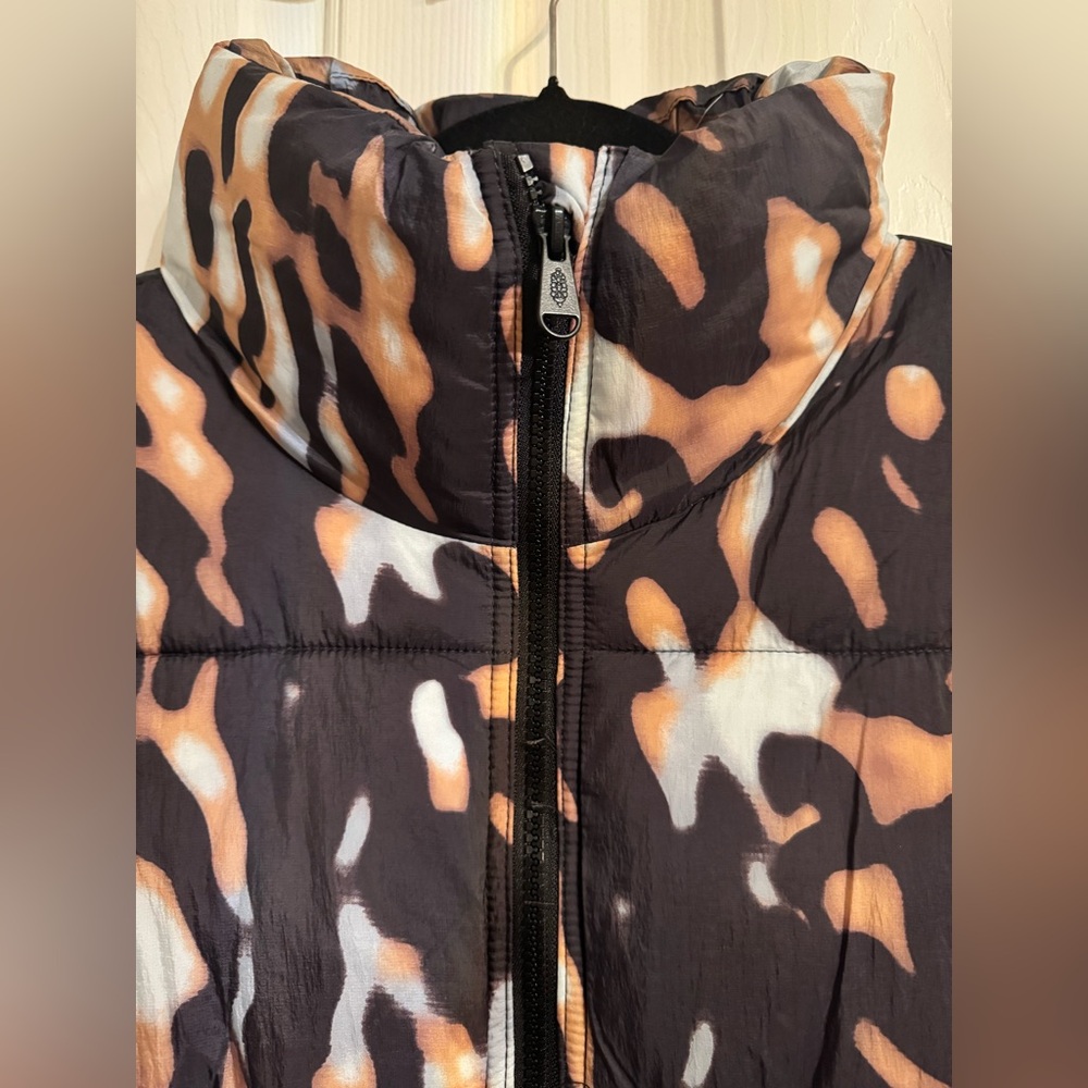 Free People Movement In A Bubble Printed Puffer Vest Tortoiseshell NWT - Picture 7 of 9